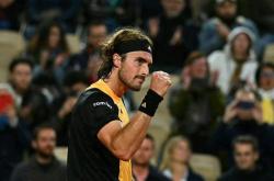 开云sport-意大利网球队力克日本网球队，西西帕斯制霸全场