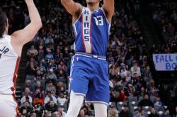 开云体育在线-热火B队血洗美国男篮，萨博尼斯统治全场