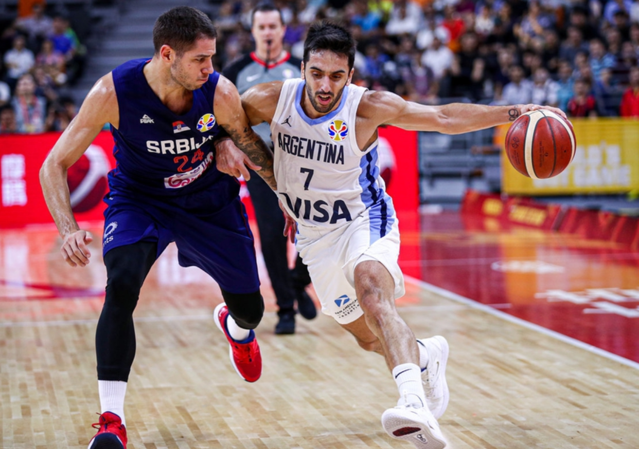 阿根廷绝地反击丹麦，阿奎罗三分雨点燃全场