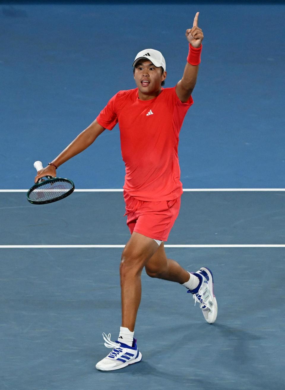 澳大利亚网球队完胜法国网球队，梅德韦杰夫送出助攻