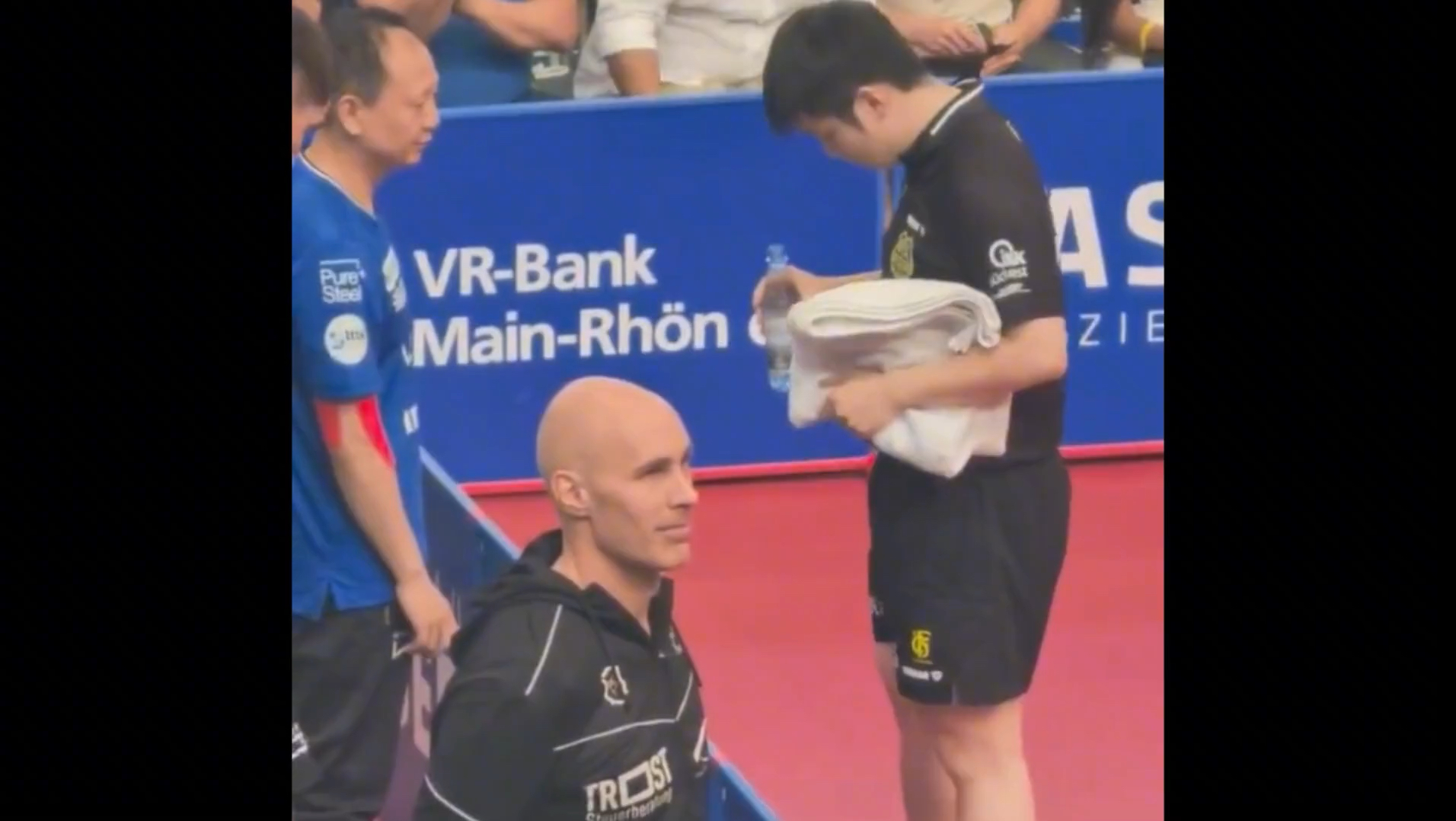 韩国乒乓球队血洗奥地利乒乓球队，樊振东制霸全场的简单介绍