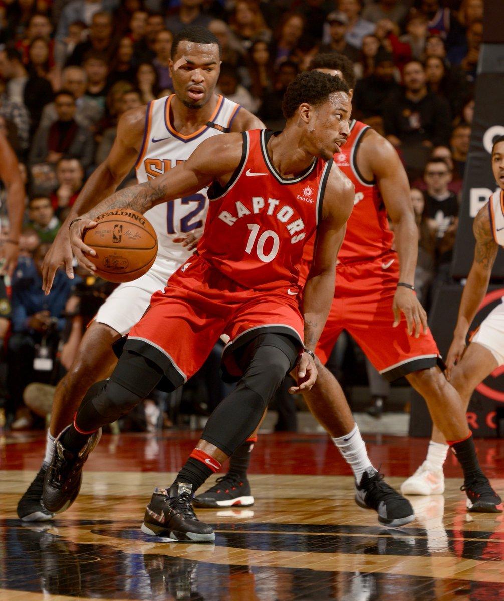 猛龙碾压山西队，布克刷新纪录