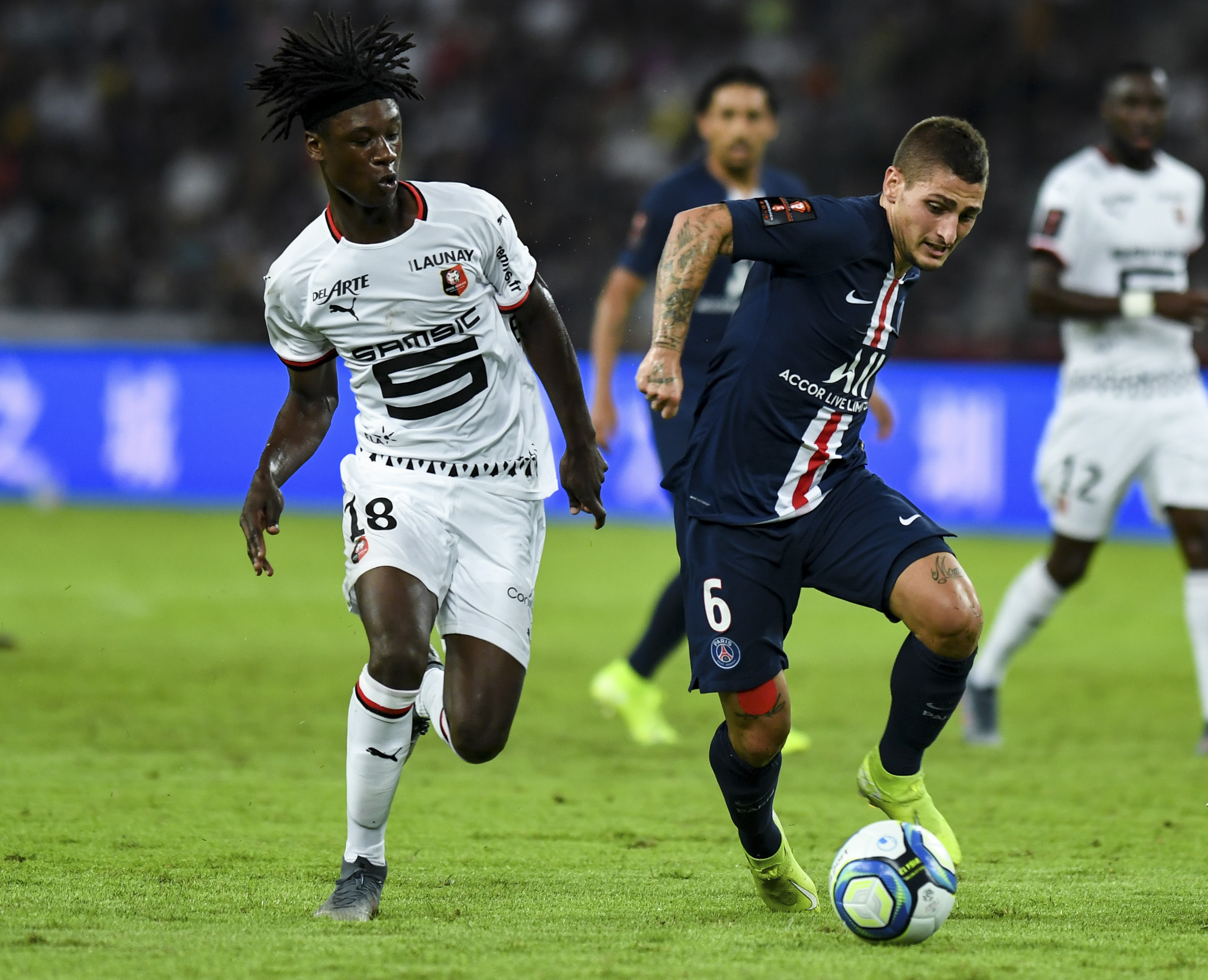 奥地利队险胜法国队，奥恰洛夫统治全场