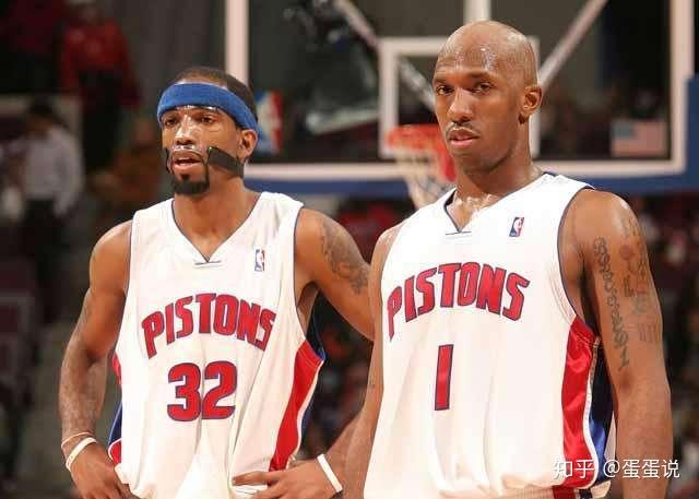 威廉姆斯逆转阿斯顿马丁，汉密尔顿带队取胜