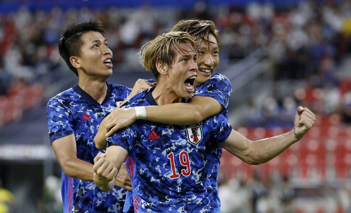 日本队横扫印尼队，李梓嘉关键制胜