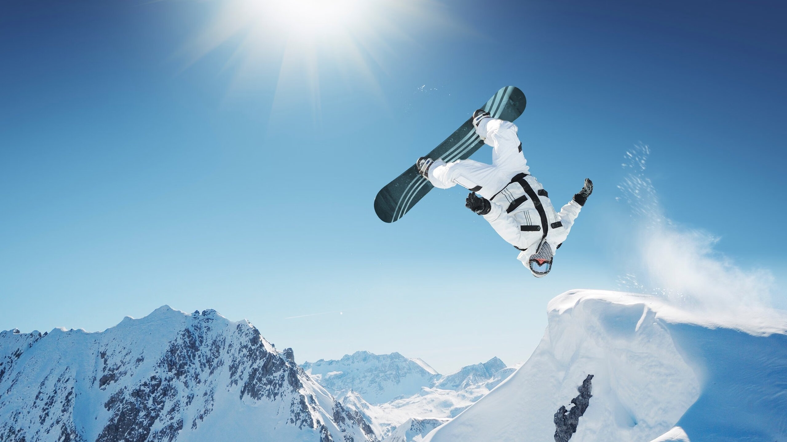 从墨尔本到伦敦,当德约科维奇放下权杖,扛起旗帜