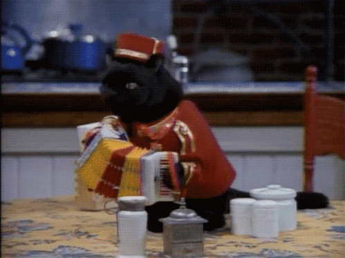 橙色风暴席卷银石,雷诺碾压红牛二队,佩雷兹打破尘封纪录