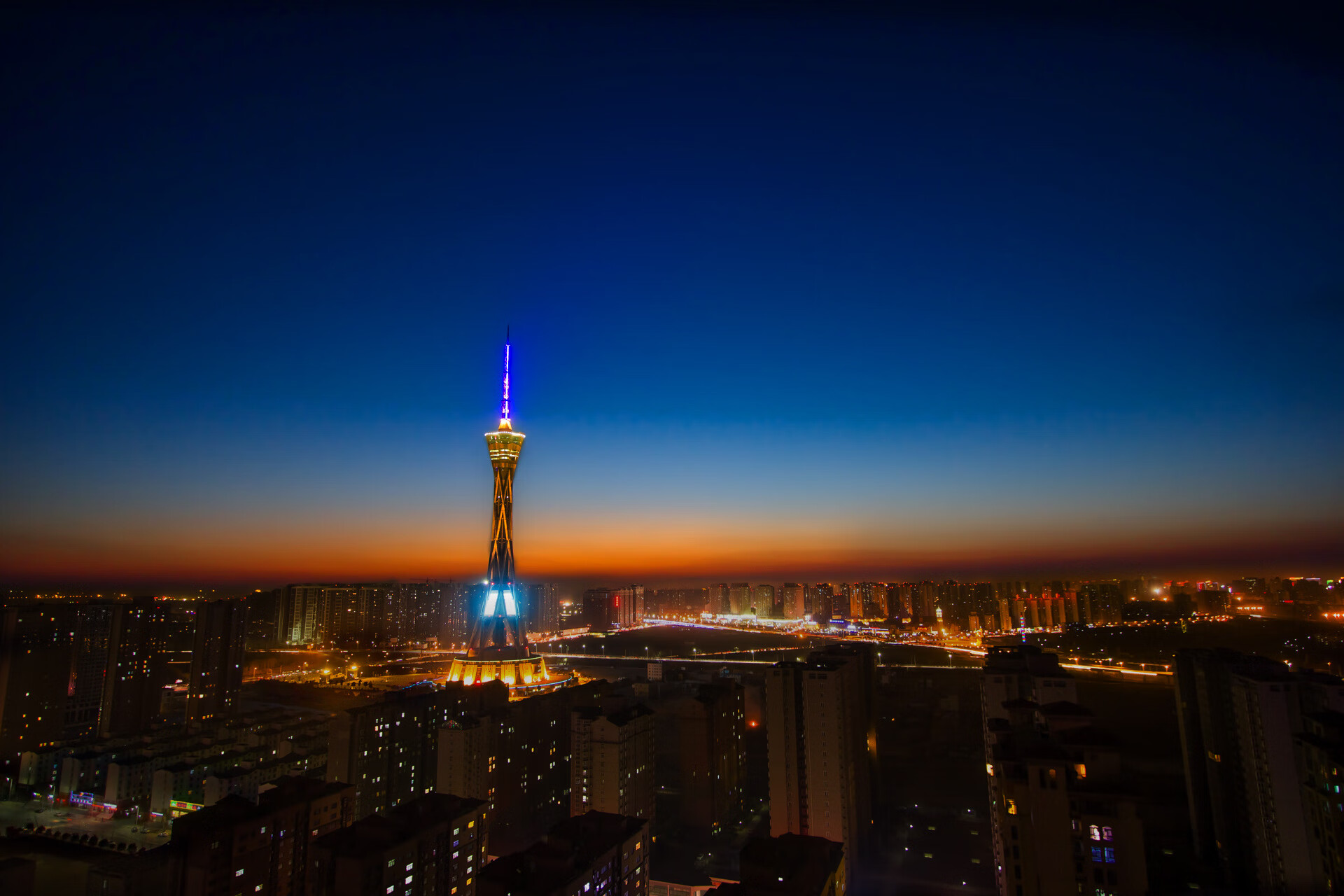 心脏在他脚下跳动,贝恩,欧冠淘汰赛夜的唯一脉搏