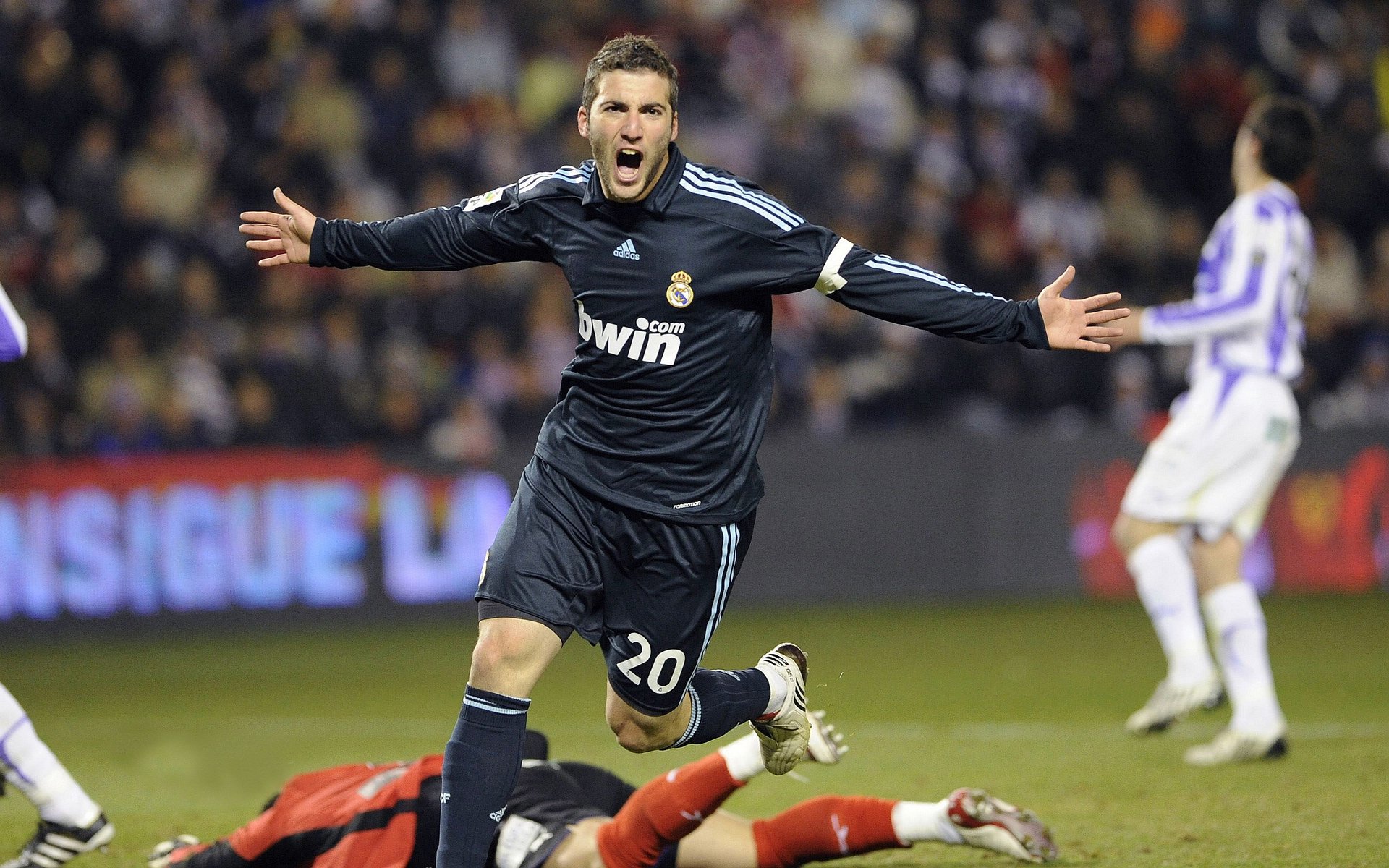 豪言VS绝杀，当恩比德的大场面宣言，撞上利拉德的读秒重炮