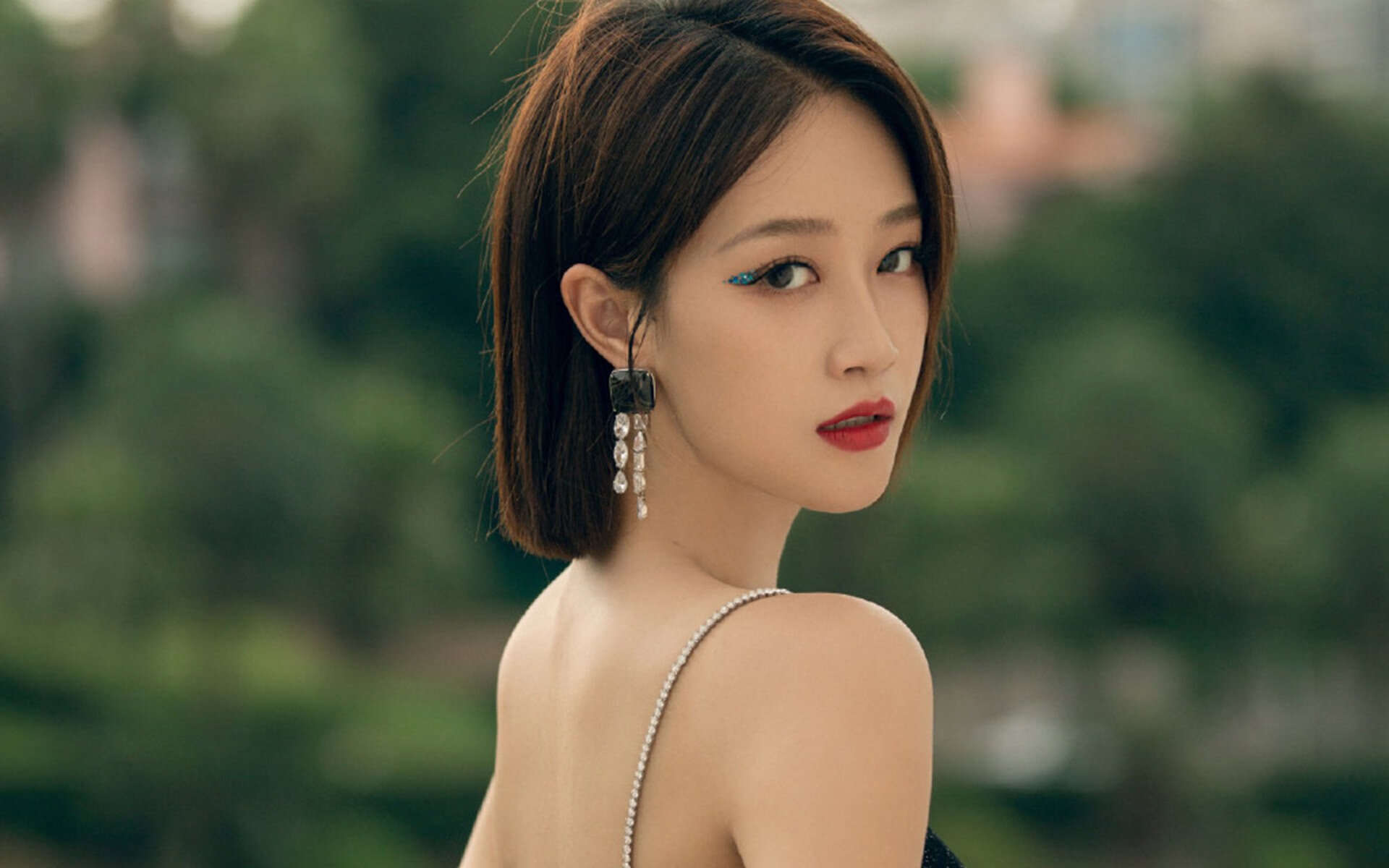 绝境重生!友谊赛变传奇战场,卡塞米罗头顶新军徽,压哨绝杀颠覆南美豪强哥伦比亚